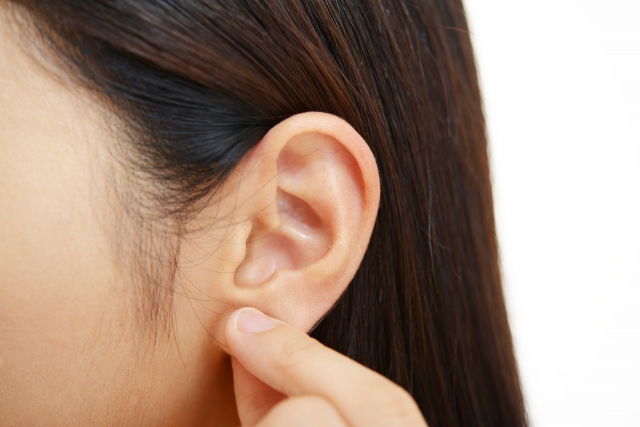 耳つぼセラピストが教える「90秒でカンタン耳つぼ小顔術」