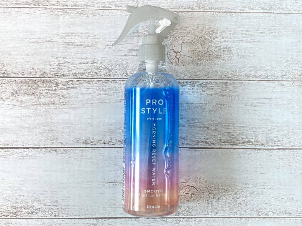 もう顔にまとわりつかない！髪の毛の静電気を抑える方法とおすすめグッズ4選