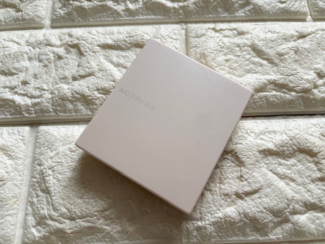 ノエビア アクトリース カラーアイズ ロゼブラウン