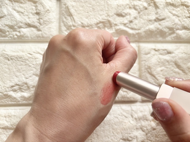 ノエビア アクトリース ブライトリッチ リップスティック ジューシーレッド