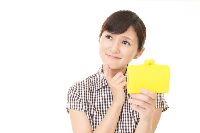 【調査】約4割が財布を見直し中！キャッシュレス時代の“お財布事情”とは？