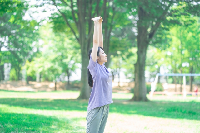 【調査】約4割が春に運動を増やすと回答！人気は“散歩”と“ストレッチ”