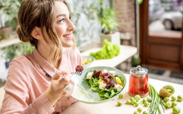 バランスの良い食事で肌の基礎力をアップ