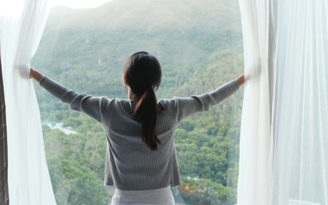 朝起きてカーテンを開ける