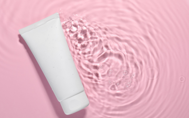 朝も洗顔料を使わないと肌トラブルの原因に