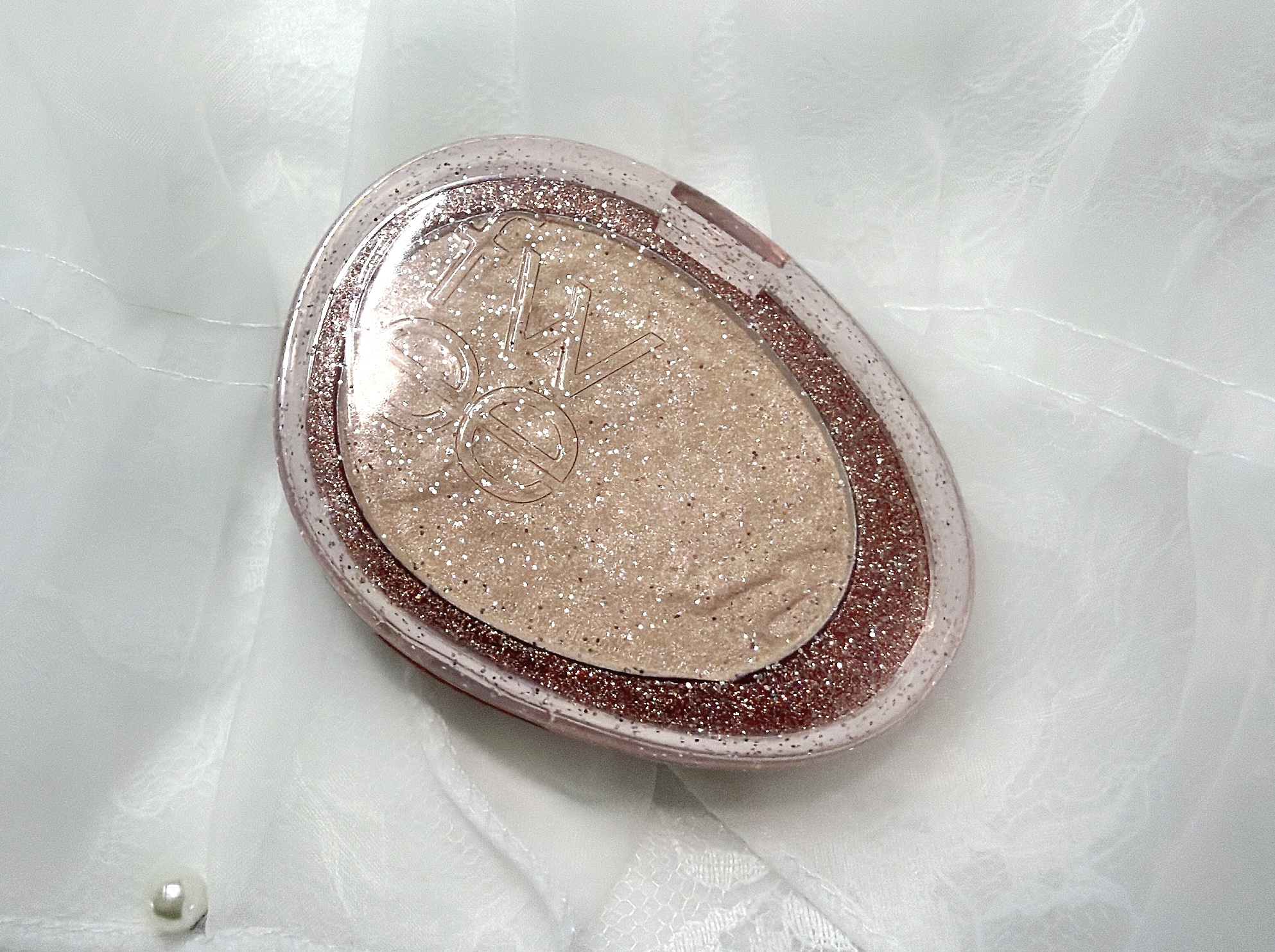 プチプラからデパコスまで!大人気バズりハイライトおすすめ3選