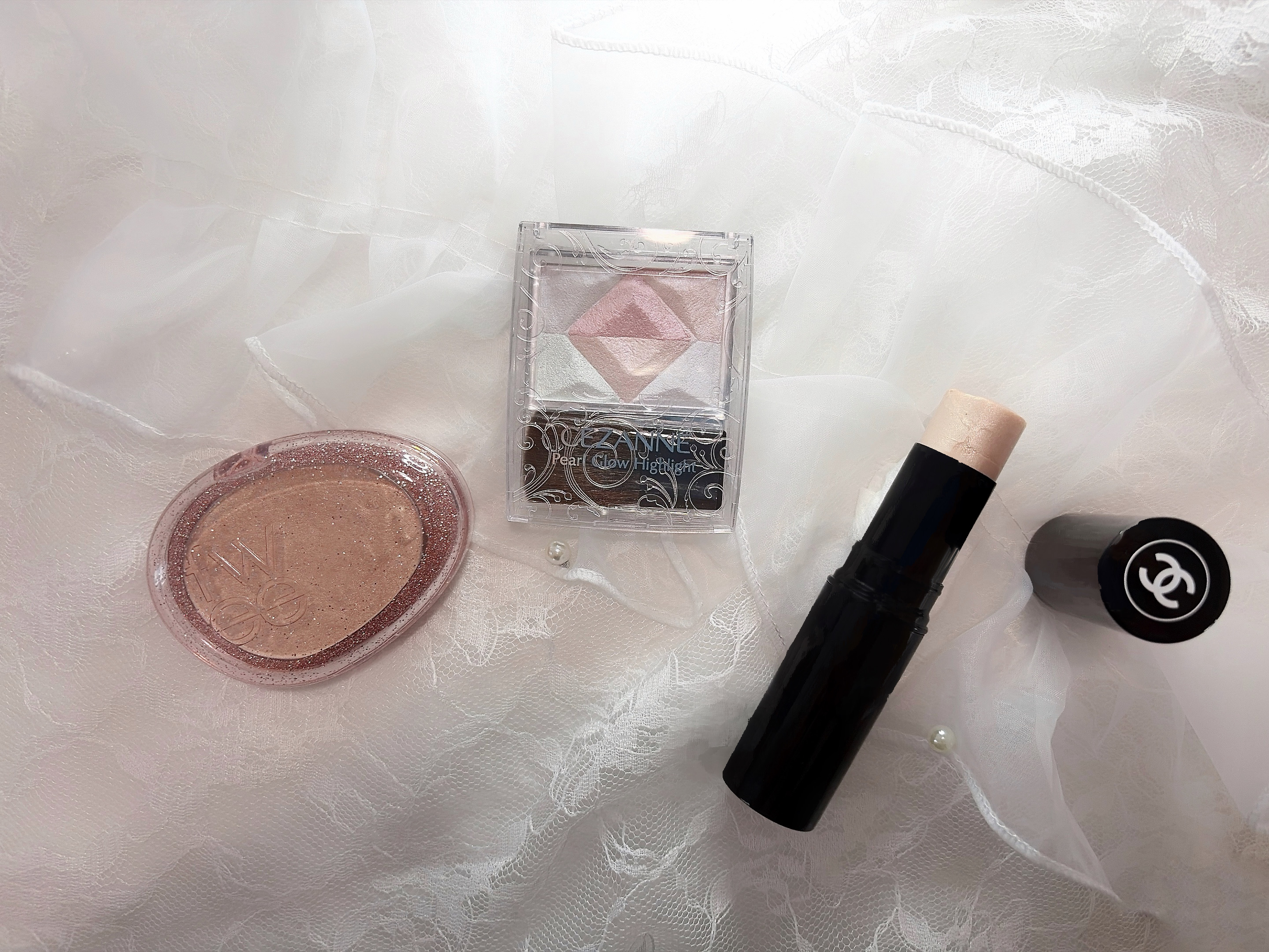 プチプラからデパコスまで!大人気バズりハイライトおすすめ3選