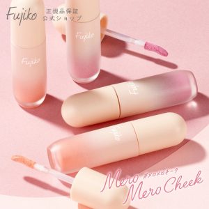 にじむような血色感をプラスして華やかに！リキッドチークのメリットや使い方教えます