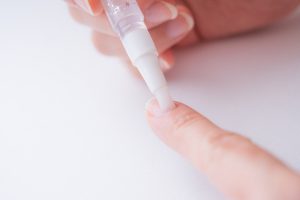 ささくれや爪周りの乾燥を防ぎたい方へ！ネイルオイルの正しい使い方やおすすめを大公開