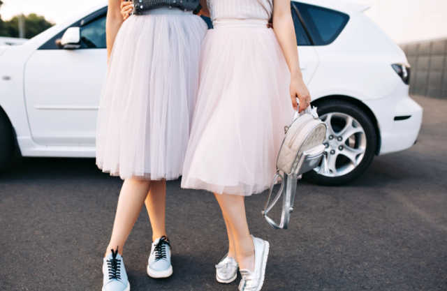 カジュアルからフェミニンまで！レーススカートの多彩なコーデを楽しもう