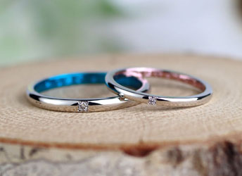 内側カラーで楽しむ、さりげない個性