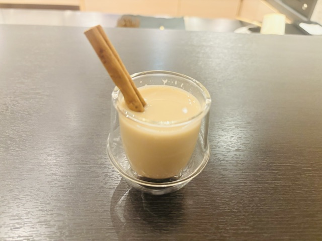 ホテル1899石鎚黒茶のチャイラテ
