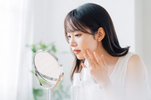 秋に肌トラブルが増えるのはなぜ？