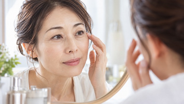 目元のシワには種類がある！悩みに合わせたケアを