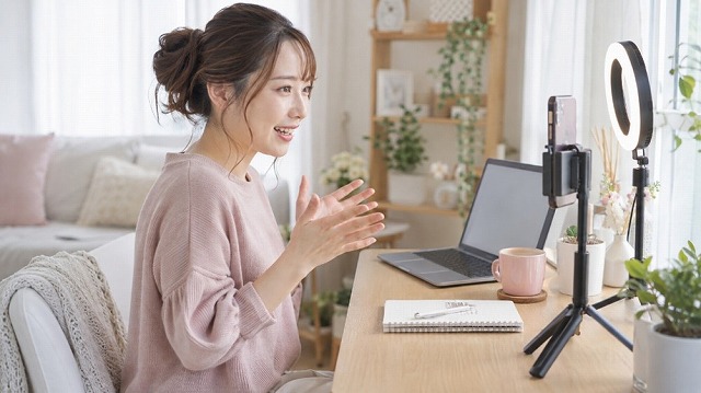 在宅ライブ配信って、どんな仕事？