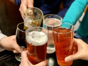 ダイエット中でも飲みやすい太りにくいお酒は？糖質やカロリー低めのお酒を知っておこう