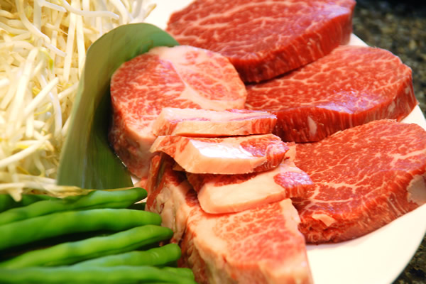 痩せたいならお肉を食べよう！お肉のダイエット効果とは？