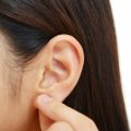 耳つぼセラピストが教える「90秒でカンタン耳つぼ小顔術」