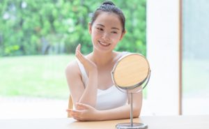 【いまさら聞けない】CCクリームの特徴やメリットって？BBクリームとの違いや上手な使い方も教えます